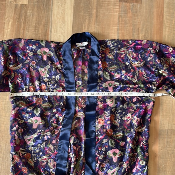 Mystique Intimates shorts and top size small. Robe is one size. Vintage new NWT - Picture 11 of 12